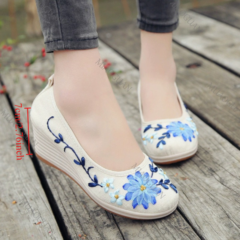 Vintage Fashion Ladies - Embroidered Women Comfort Wedge Platform Shoes
