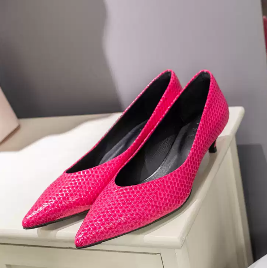 Vintage Fashion Ladies - 2026 V Cut Design Comfort Thin