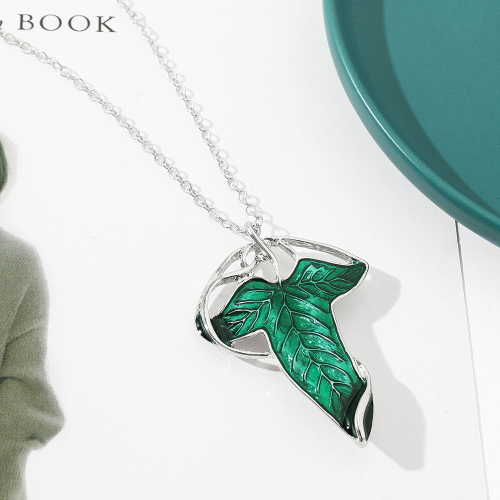 Vintage Green Leaf Pendant Nec - Vintage Fashion Aesthetic 评论和价格